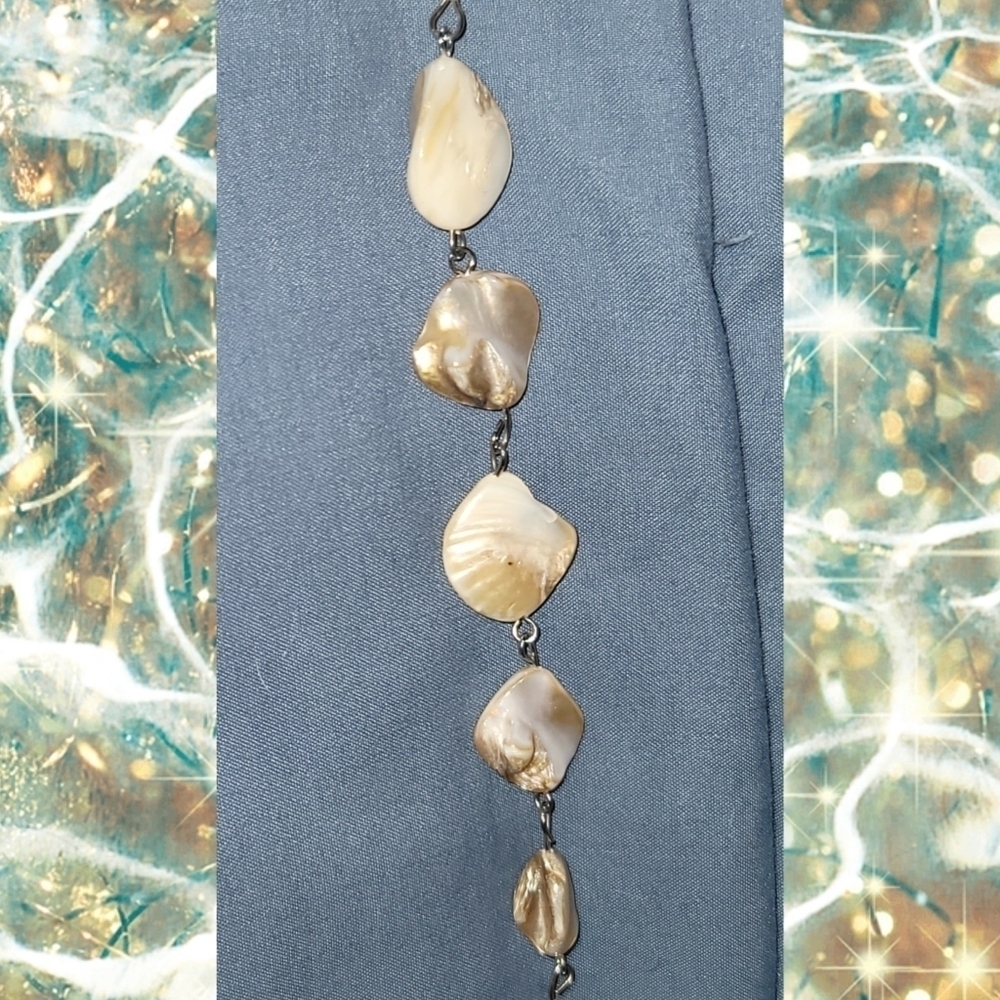 Absolutely Beautiful Shell Bracelet - image 2